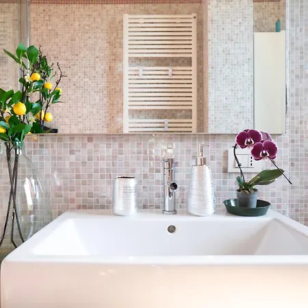 公寓 Ampio Attico Con Terrazzo Con Vista, Centrale, Parcheggio Gratis