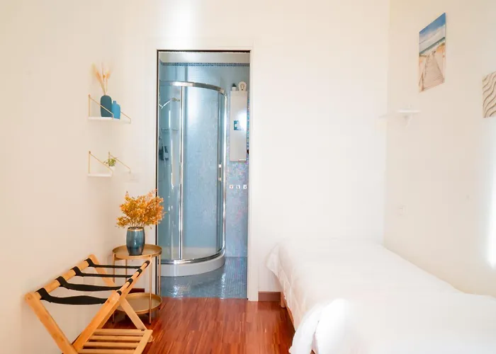 Apartment Attico Panoramico, A Pochi Passi Dal Mare, Due Parcheggi Interni Inclusi *
