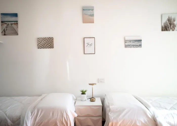 Ampio Attico Con Terrazzo Con Vista, Centrale, Parcheggio Gratis *