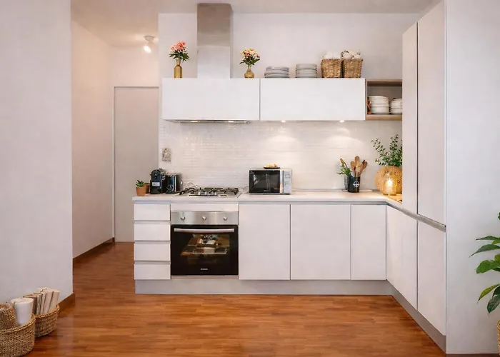 Apartment Attico Panoramico, A Pochi Passi Dal Mare, Due Parcheggi Interni Inclusi *